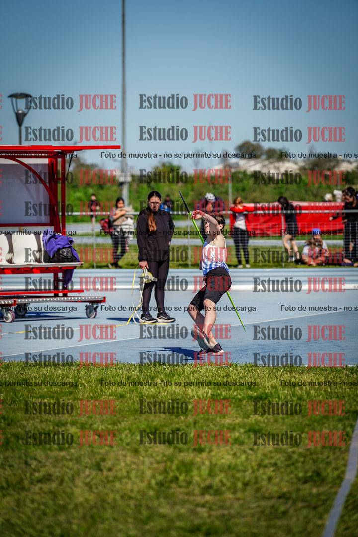 Fotos del lanzamiento de jabalina de mujeres y varones - U15