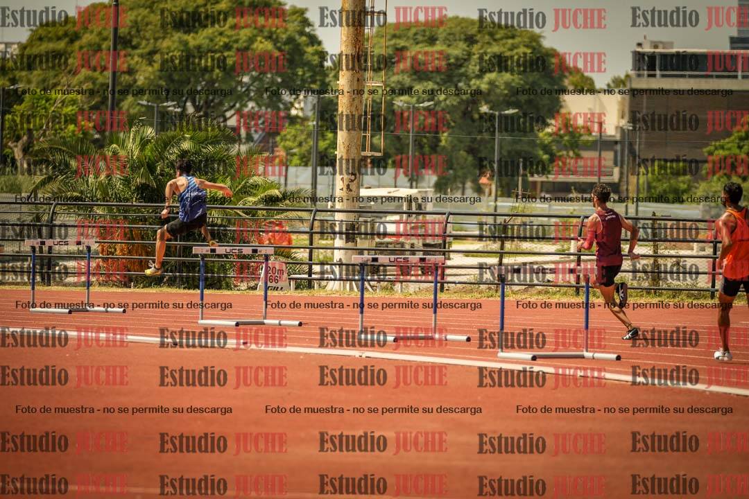 Fotos de los 400 m con vallas de varones