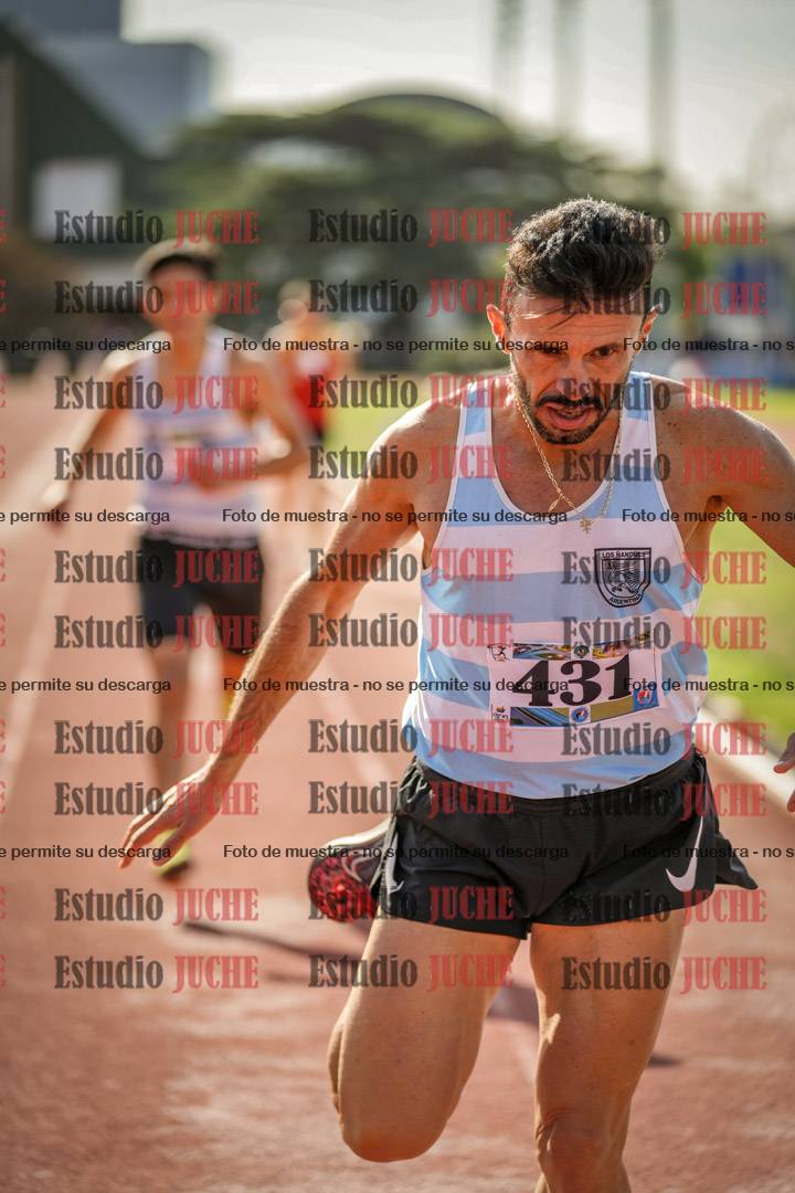Fotos de los 800 m llanos de varones