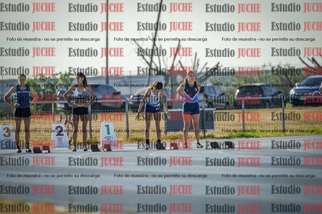 Fotos de los 100 m llanos de mujeres - FINAL U18