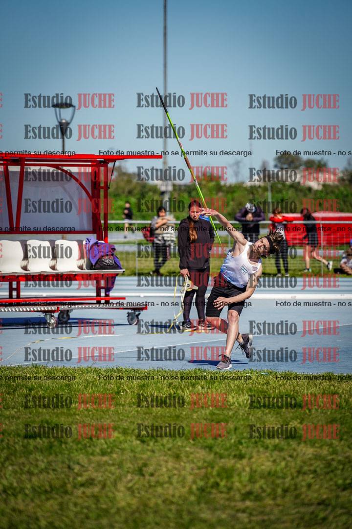 Fotos del lanzamiento de jabalina de mujeres y varones - U15