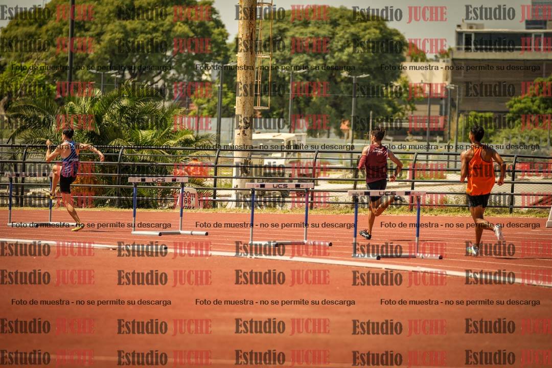 Fotos de los 400 m con vallas de varones