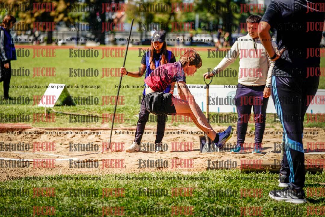 Fotos del salto en largo de varones