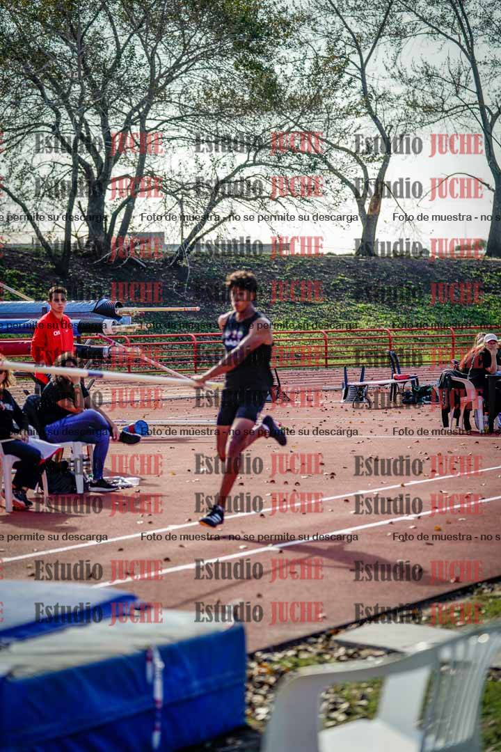 Fotos del salto con garrocha de varones - FINAL