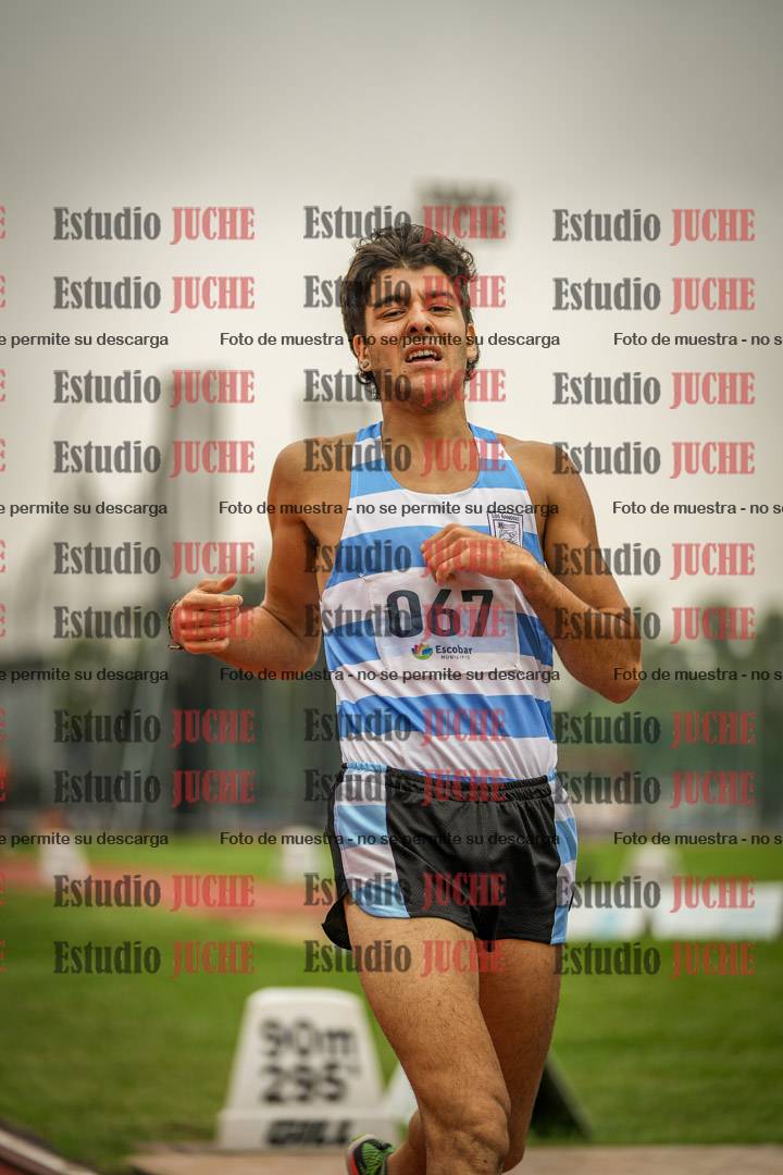 Fotos de los 800 m llanos de varones