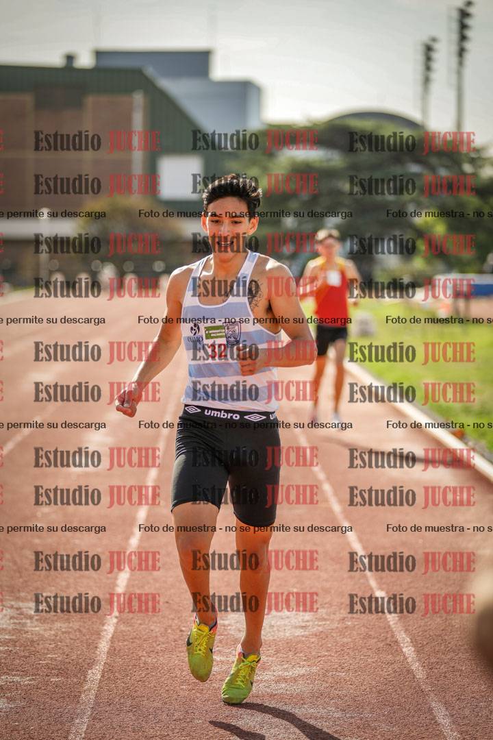Fotos de los 800 m llanos de varones