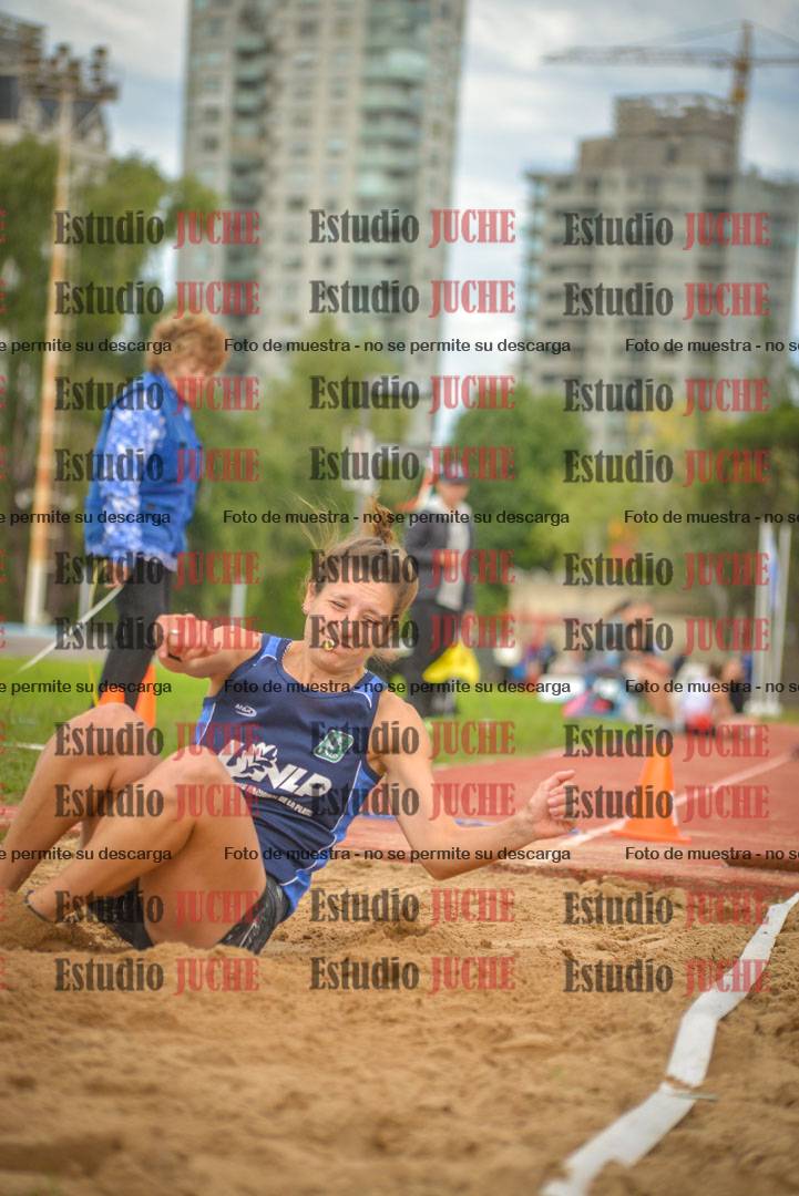 Fotos del salto en largo - mujeres mayores