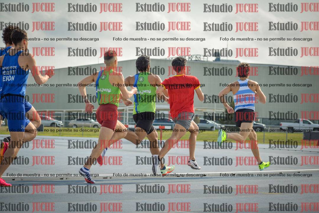 Fotos de los 800 m llanos de varones