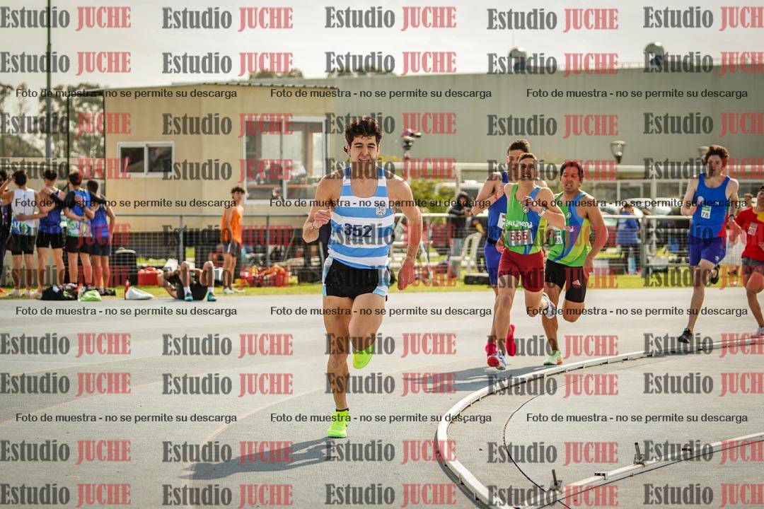 Fotos de los 800 m llanos de varones