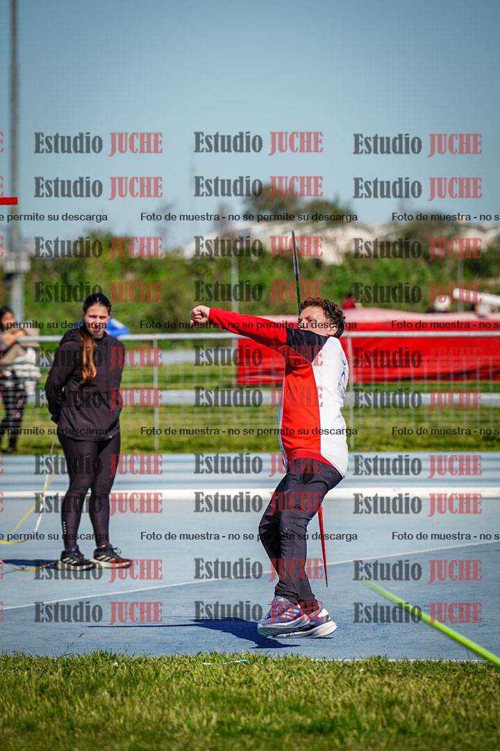 Fotos del lanzamiento de jabalina de mujeres y varones - U15