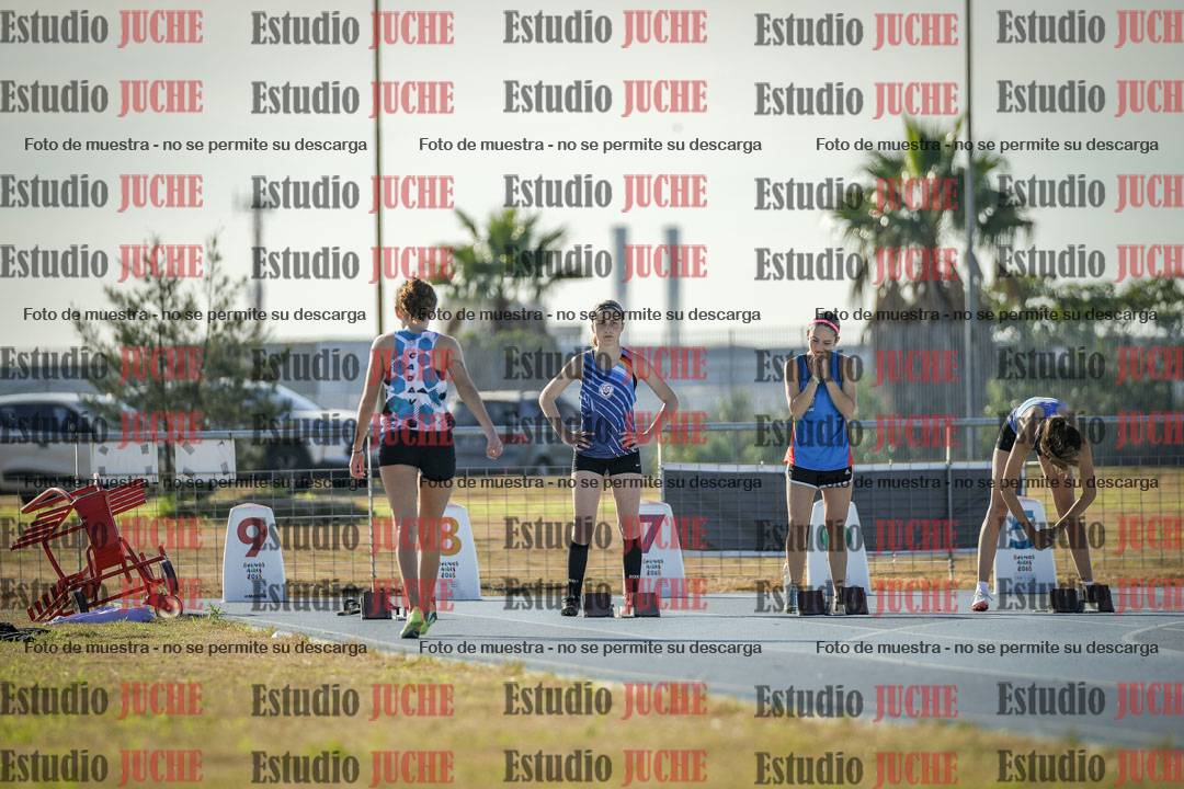 Fotos de los 100 m llanos de mujeres - FINAL U18