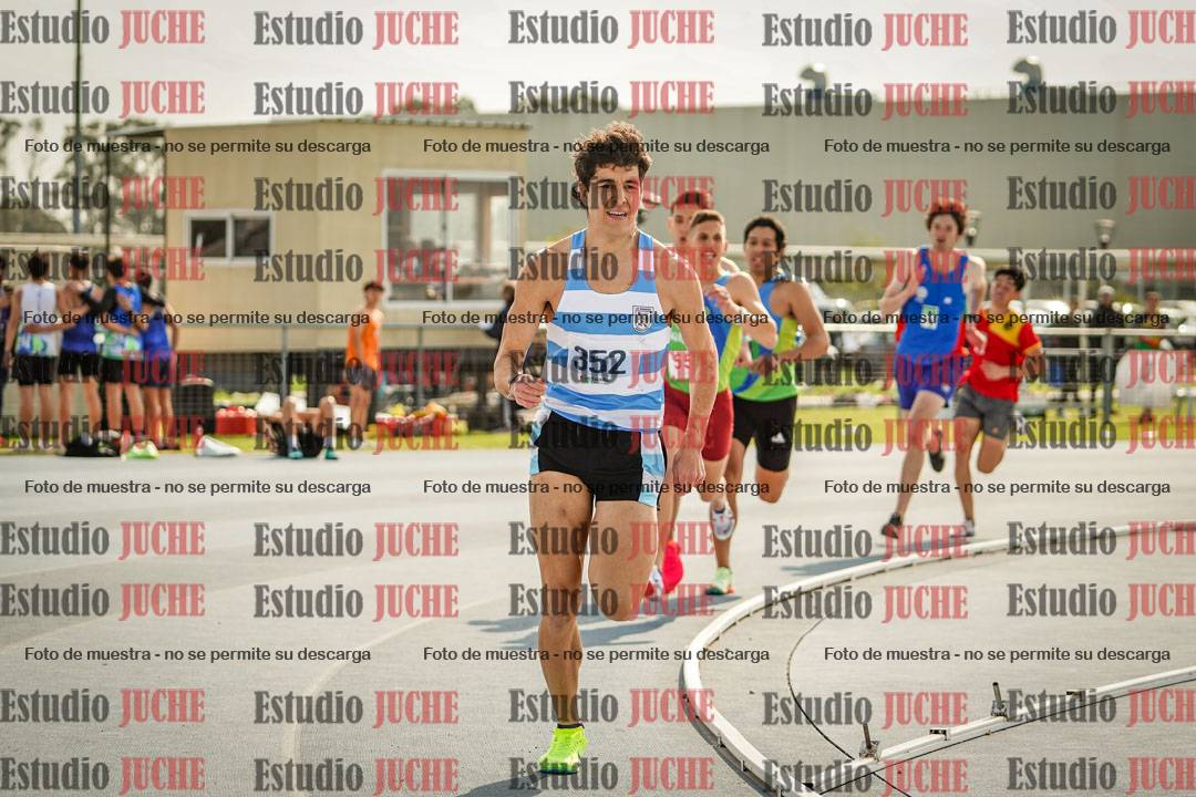 Fotos de los 800 m llanos de varones