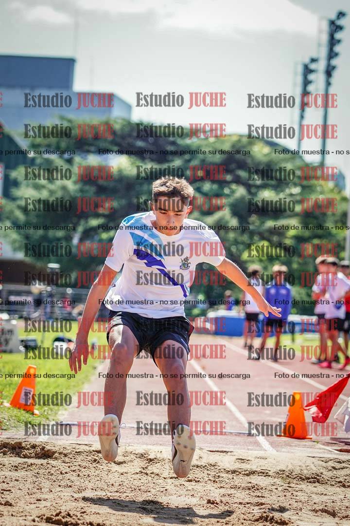 Fotos del salto en largo de varones