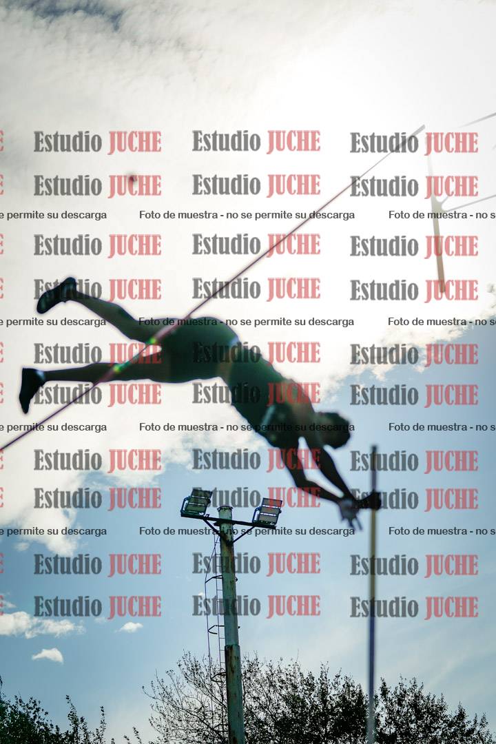 Fotos del salto con garrocha de varones - FINAL