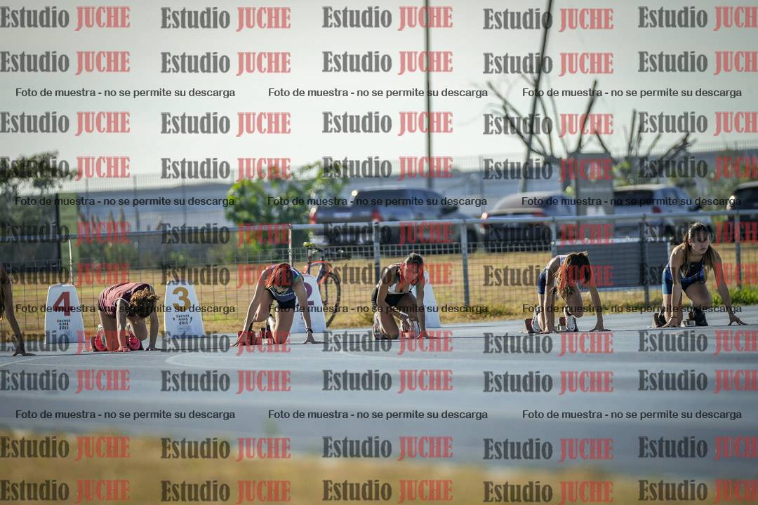 Fotos de los 100 m llanos de mujeres - FINAL U18