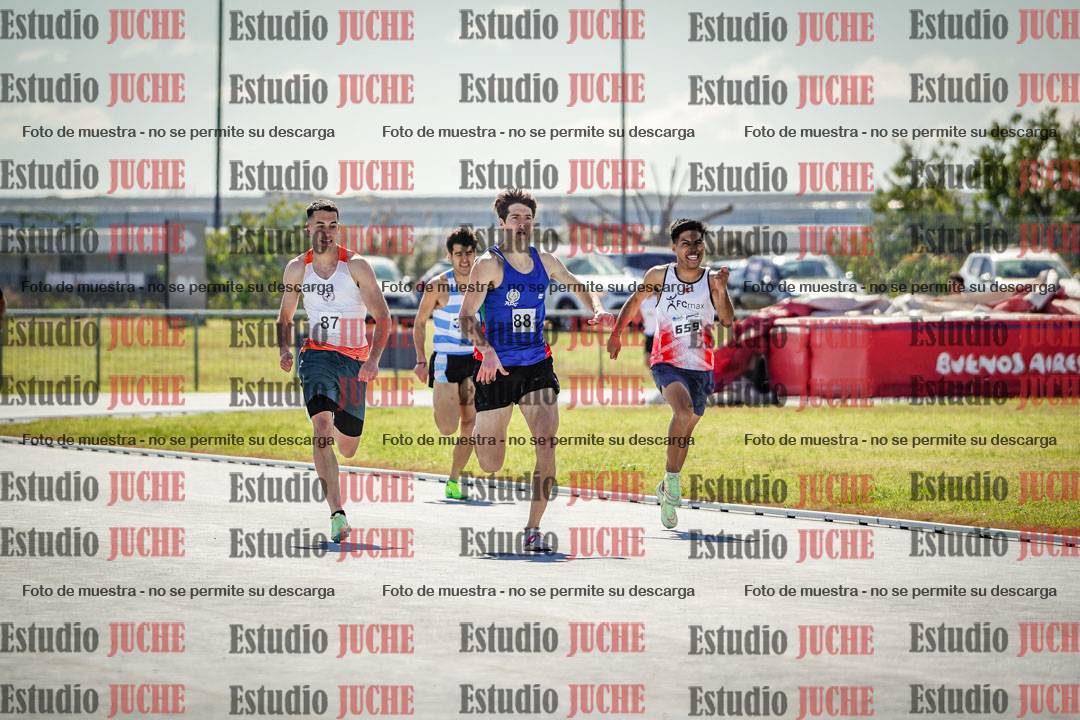 Fotos de los 800 m llanos de varones