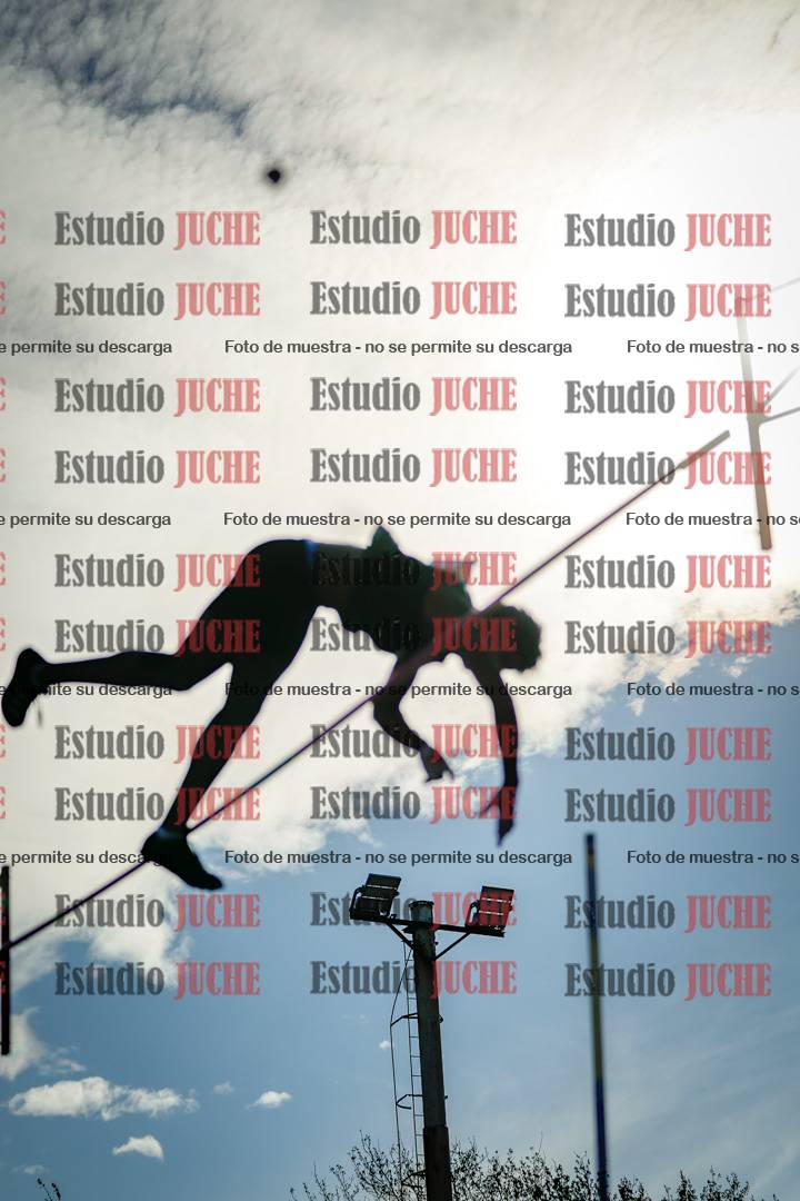 Fotos del salto con garrocha de varones - FINAL