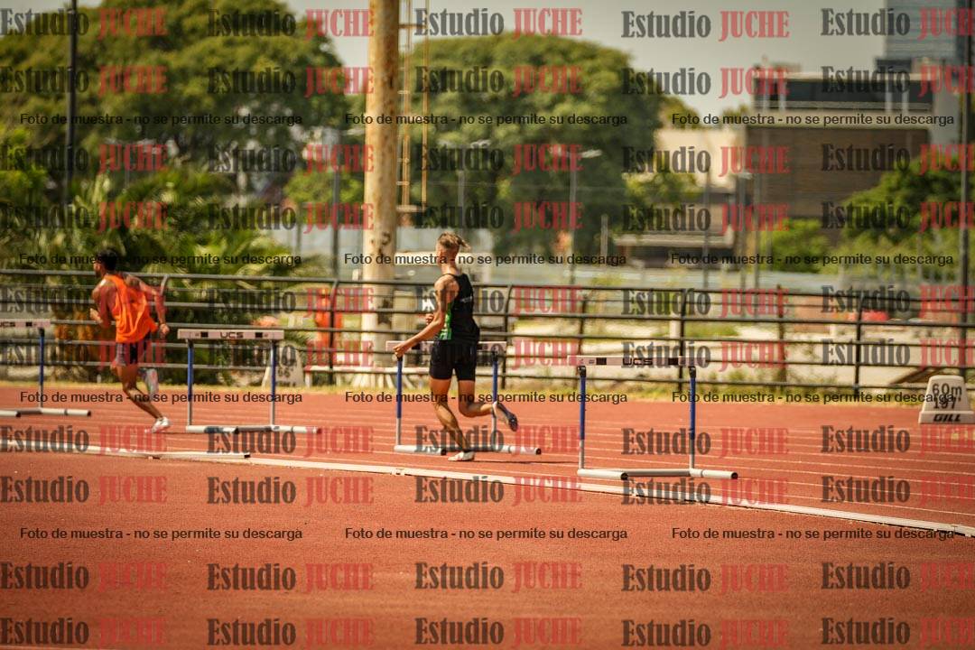 Fotos de los 400 m con vallas de varones