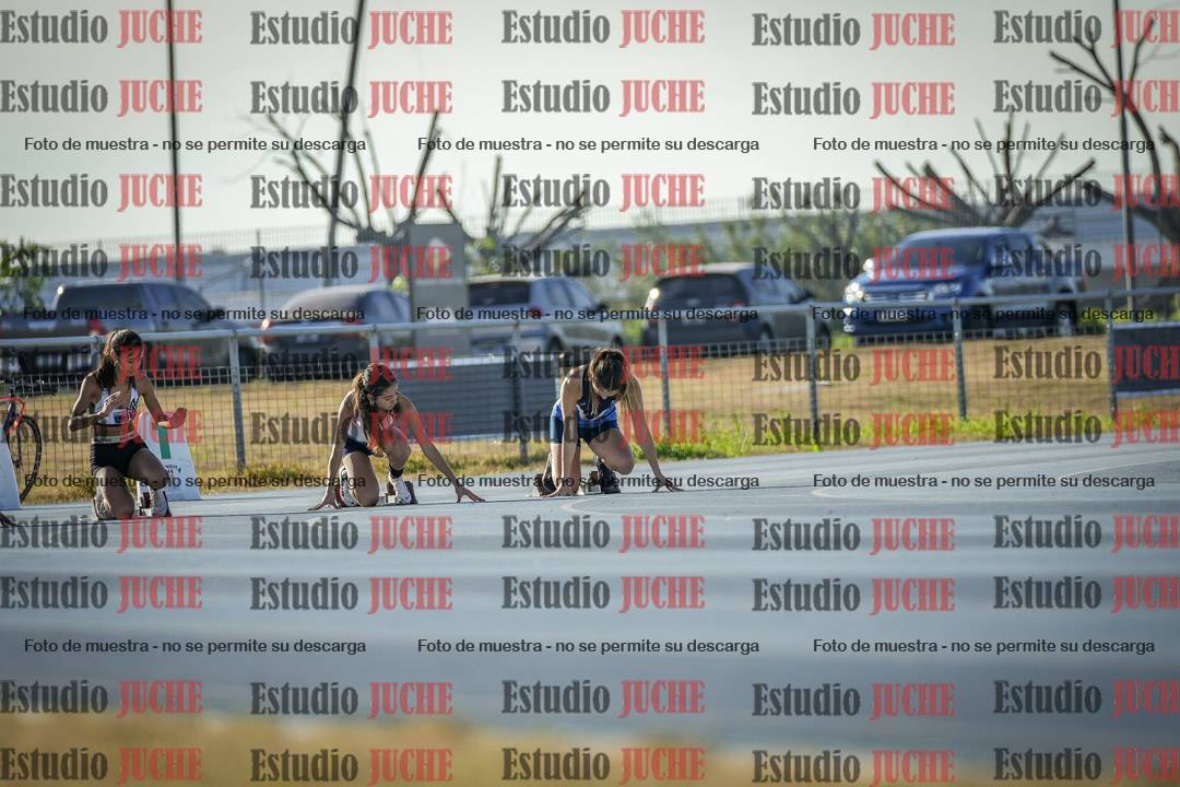 Fotos de los 100 m llanos de mujeres - FINAL U18