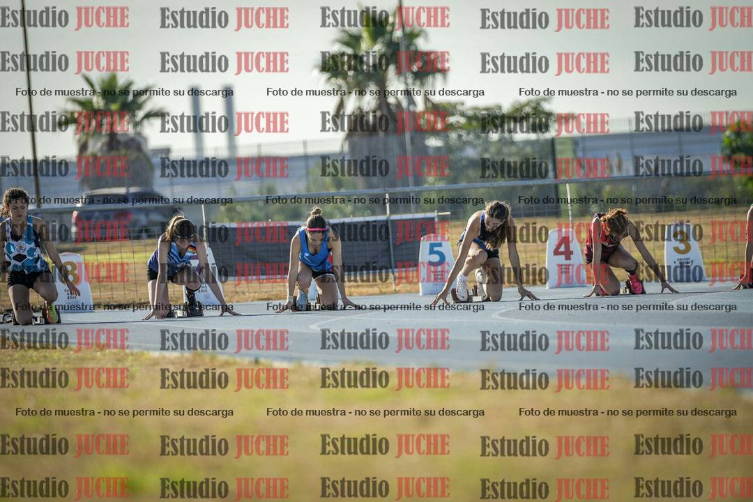 Fotos de los 100 m llanos de mujeres - FINAL U18