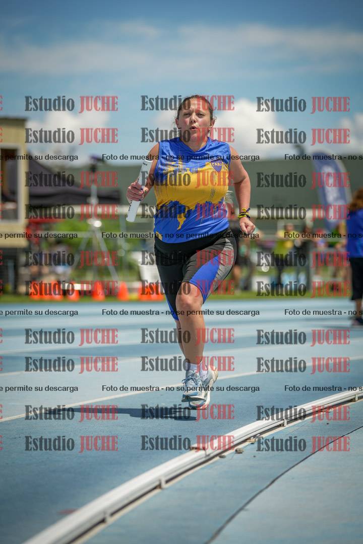 Fotos durante el transcurso de los relevos 20' para running teams - serie 1