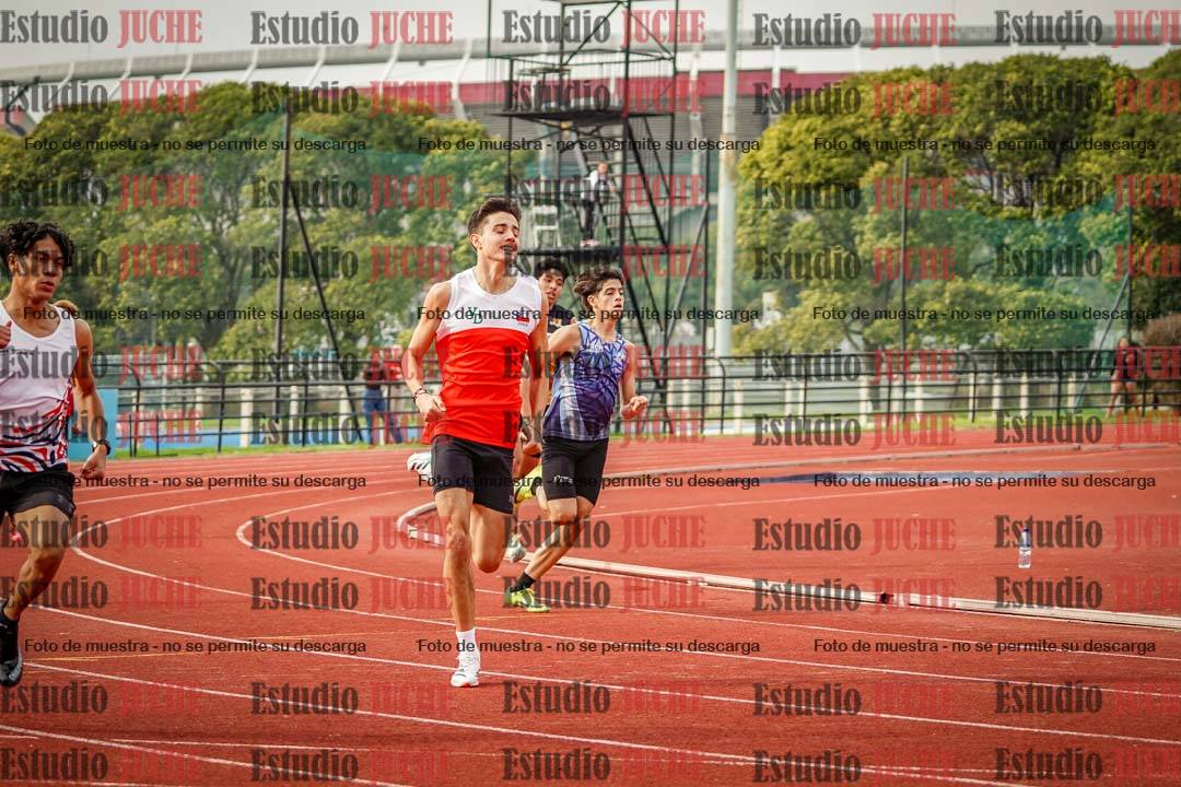 Fotos de los 400 m llanos de varones