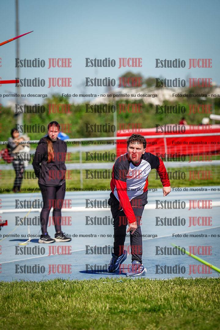 Fotos del lanzamiento de jabalina de mujeres y varones - U15