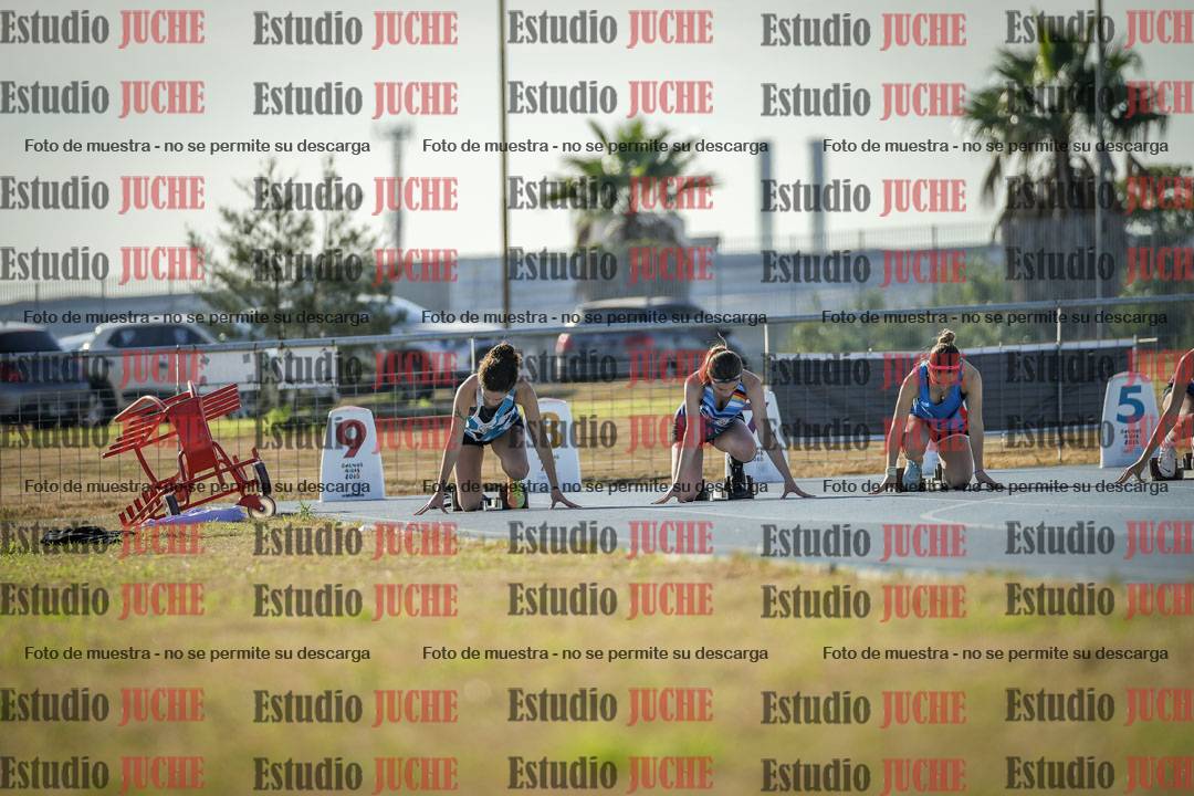 Fotos de los 100 m llanos de mujeres - FINAL U18