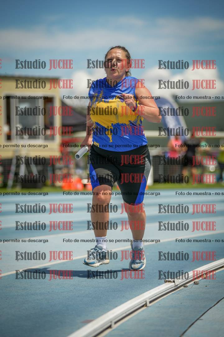 Fotos durante el transcurso de los relevos 20' para running teams - serie 1