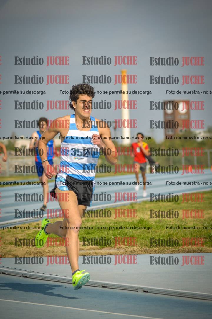Fotos de los 800 m llanos de varones