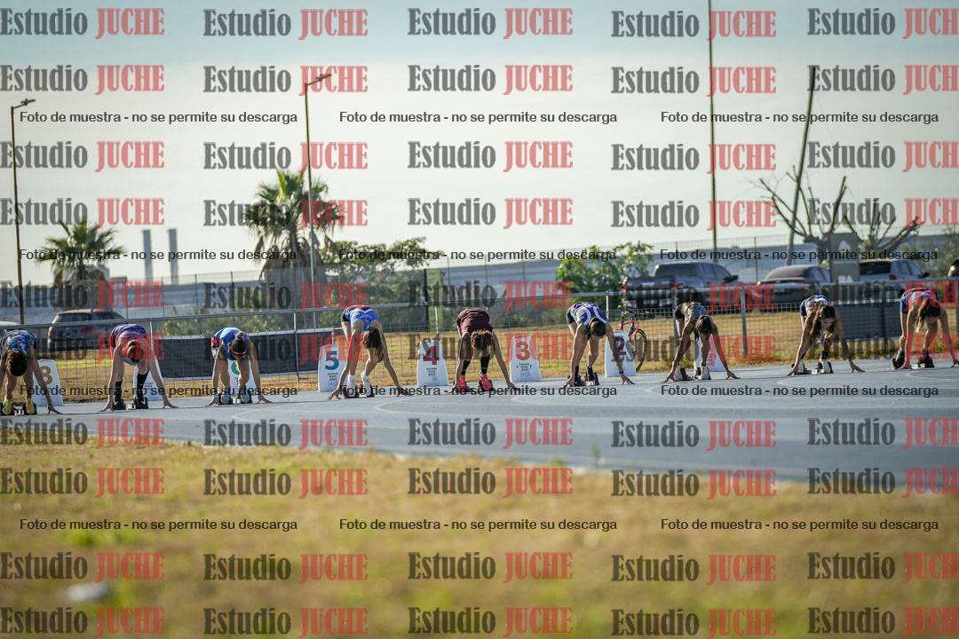 Fotos de los 100 m llanos de mujeres - FINAL U18