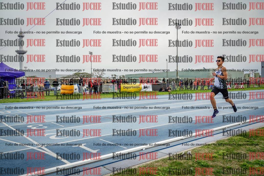 Fotos de los 800 m llanos de varones - U17