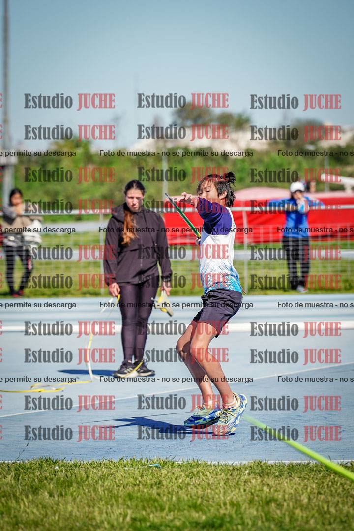 Fotos del lanzamiento de jabalina de mujeres y varones - U15
