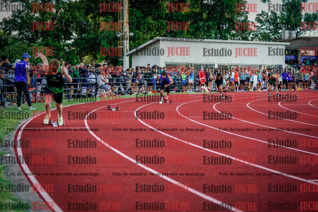 Fotos de los 400 m llanos de varones
