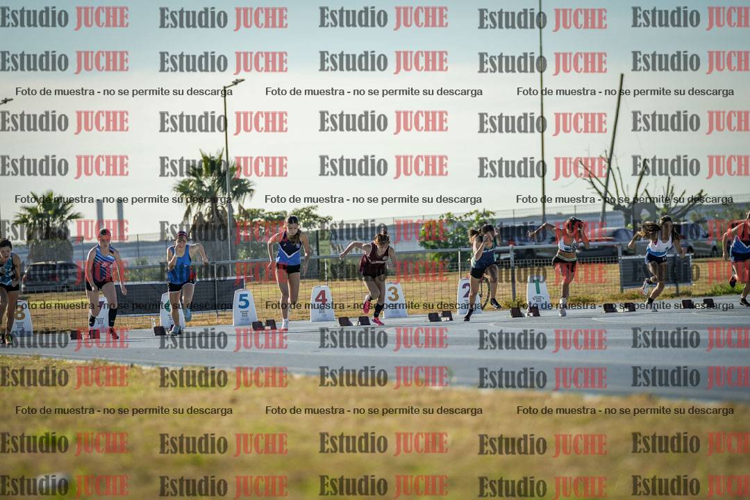 Fotos de los 100 m llanos de mujeres - FINAL U18
