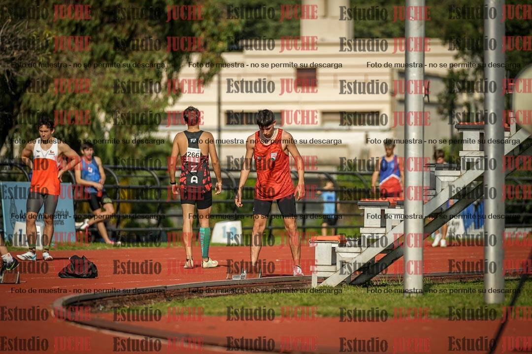 Fotos de los 200 m llanos de varones