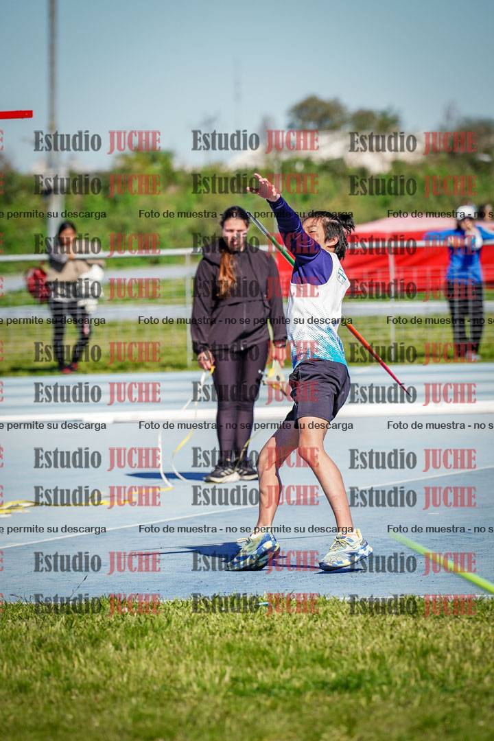 Fotos del lanzamiento de jabalina de mujeres y varones - U15