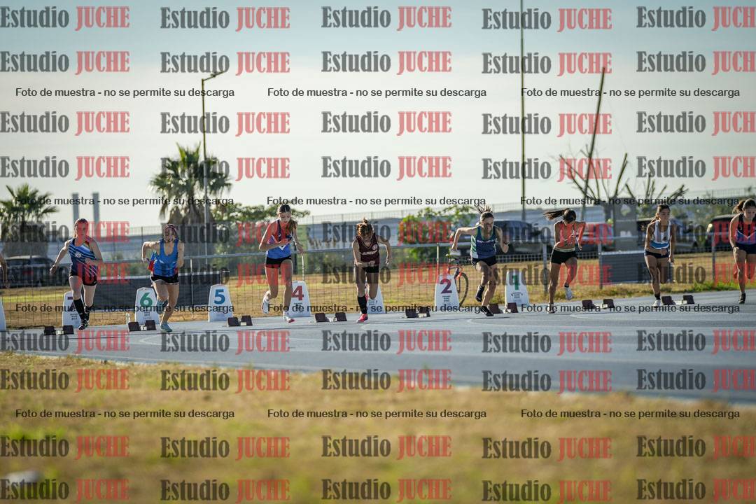 Fotos de los 100 m llanos de mujeres - FINAL U18