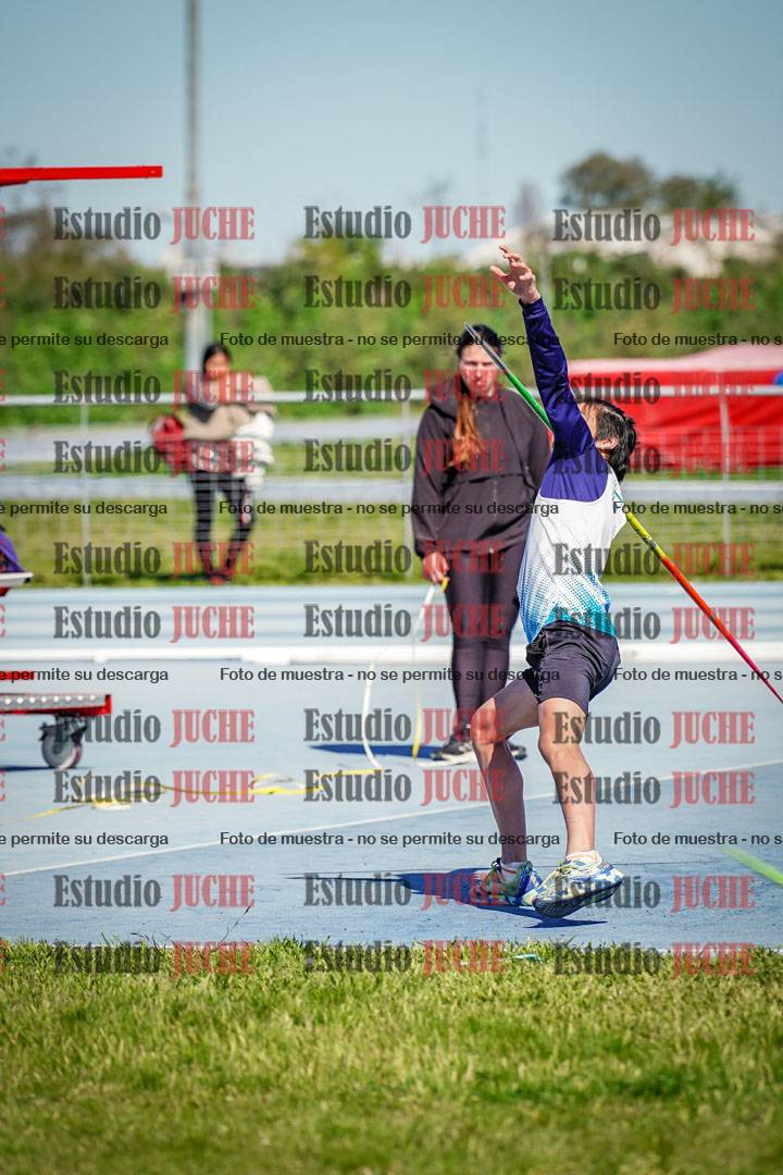 Fotos del lanzamiento de jabalina de mujeres y varones - U15