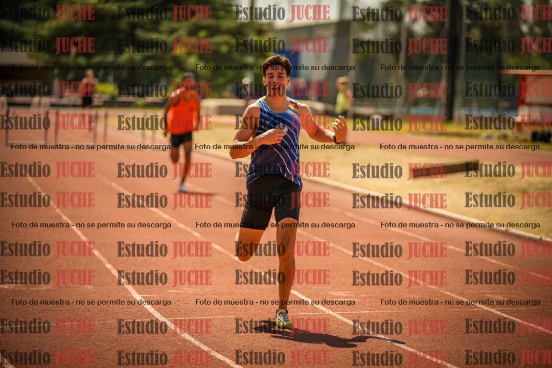 Fotos de los 400 m con vallas de varones