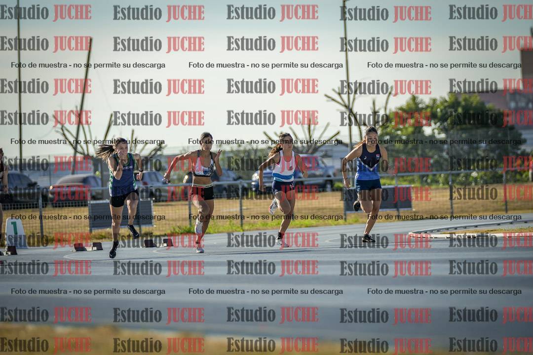 Fotos de los 100 m llanos de mujeres - FINAL U18