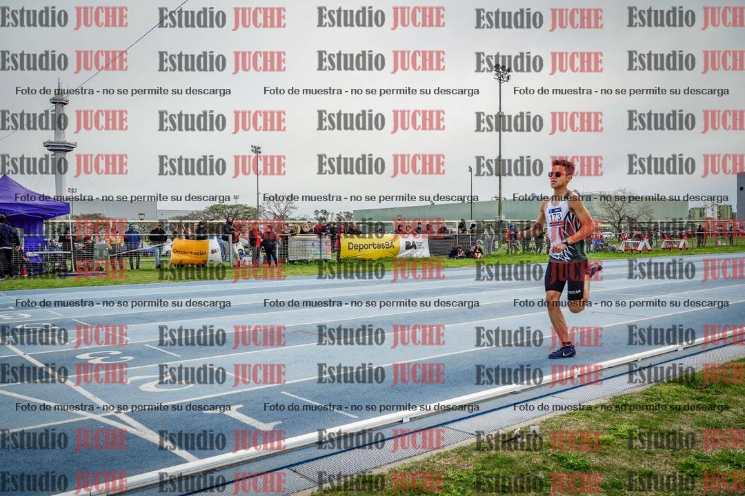Fotos de los 800 m llanos de varones - U17