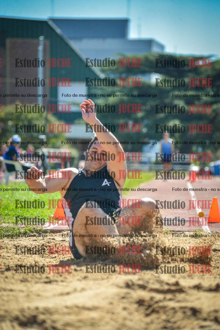 Fotos del salto en largo de varones