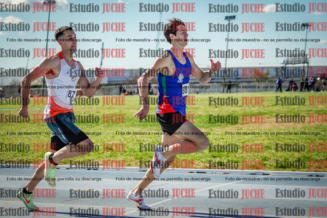 Fotos de los 800 m llanos de varones