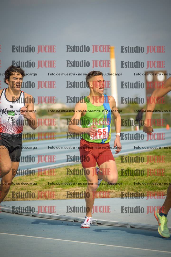 Fotos de los 800 m llanos de varones