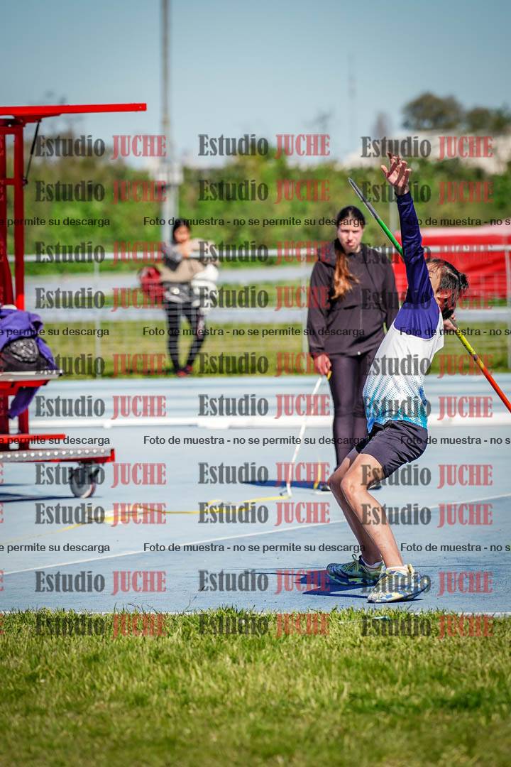 Fotos del lanzamiento de jabalina de mujeres y varones - U15