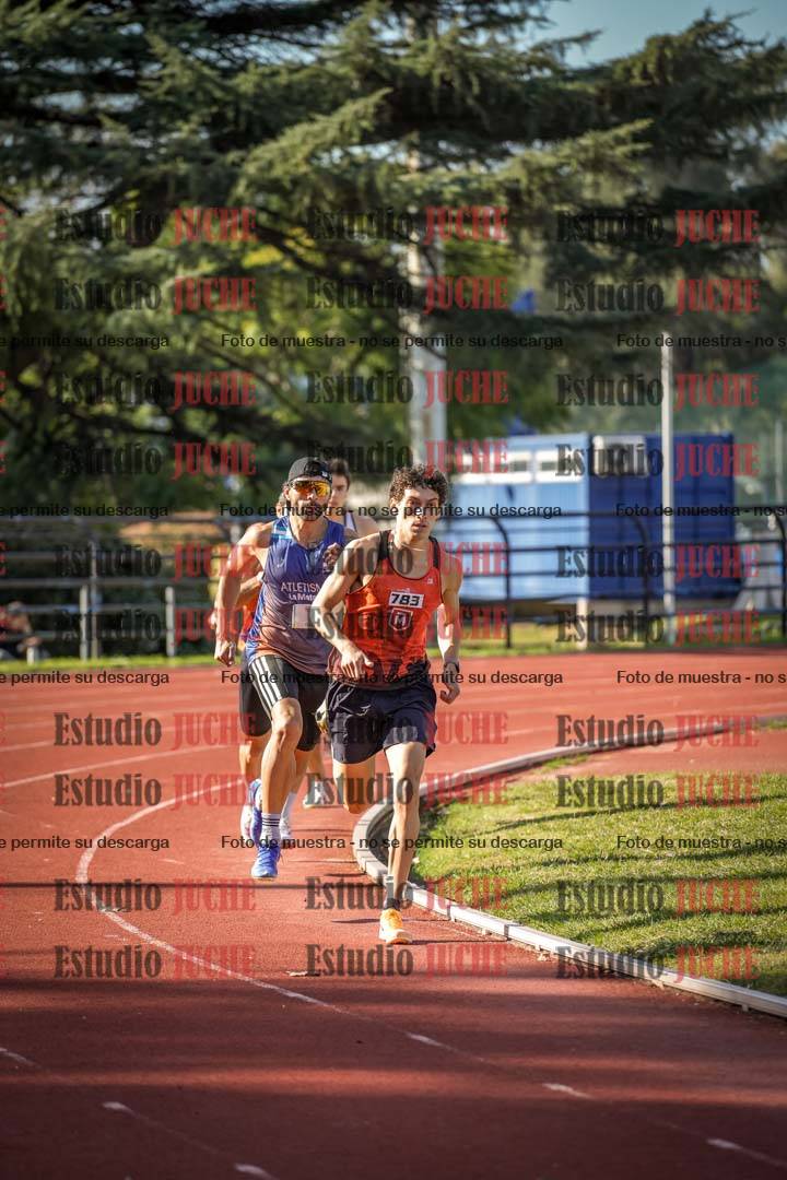 Fotos de los 800 m llanos de varones