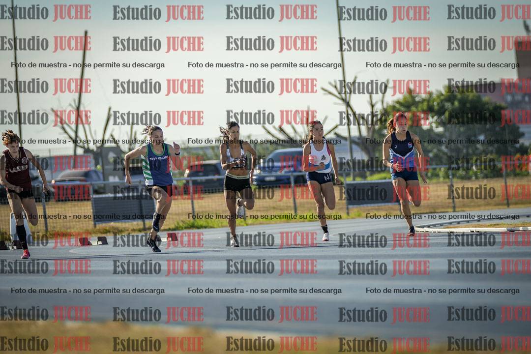 Fotos de los 100 m llanos de mujeres - FINAL U18