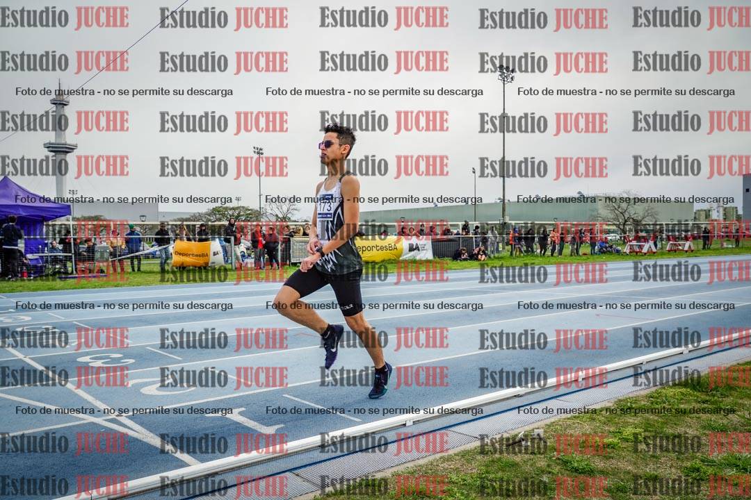 Fotos de los 800 m llanos de varones - U17