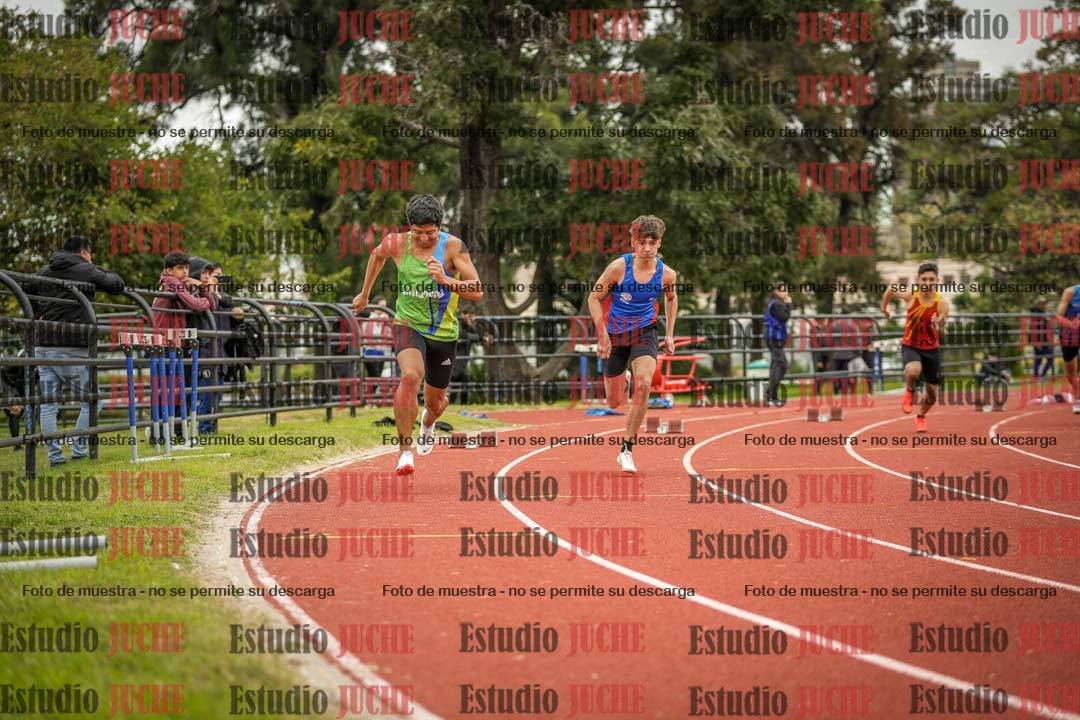 Fotos de los 200 m llanos de varones